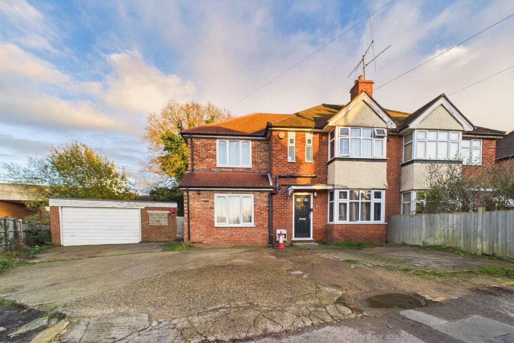 Main image of property: Salisbury Road, Reading, Berkshire, RG30