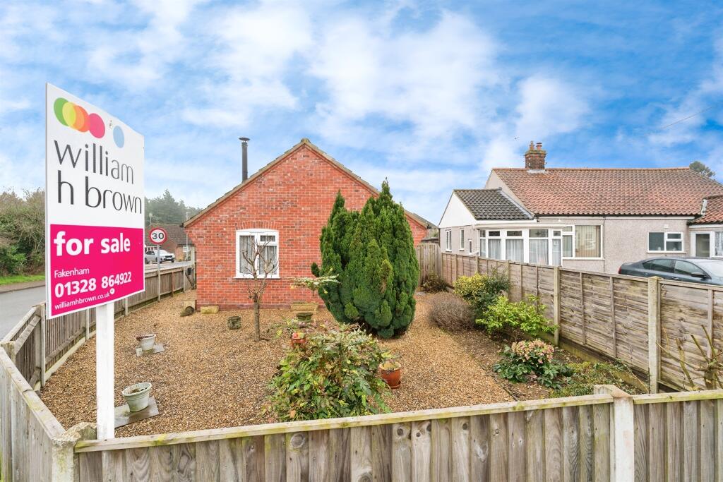 2-bed bungalow on Warren Avenue, Fakenham, £280,000