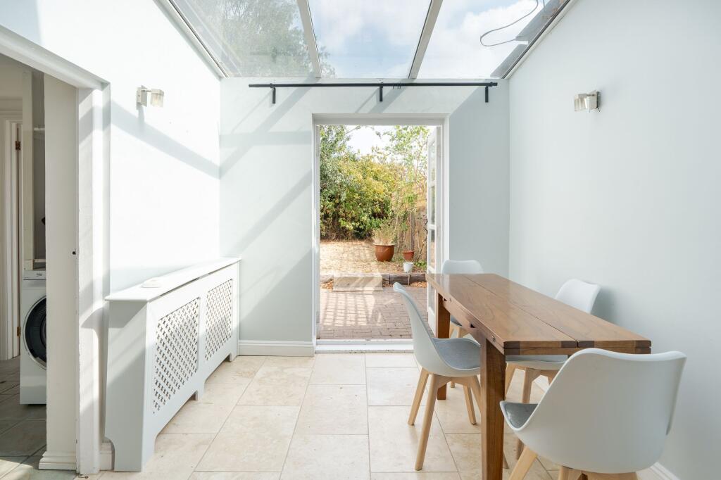 House in Cherwell, Bicester - More