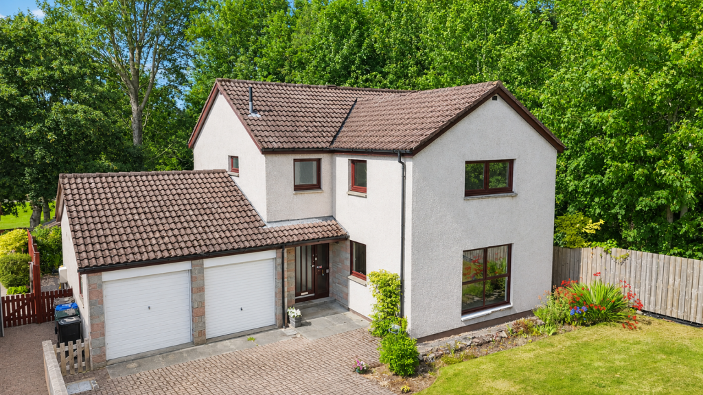 Main image of property: 8 Moray Park Avenue, Inverness, IV2 7LS
