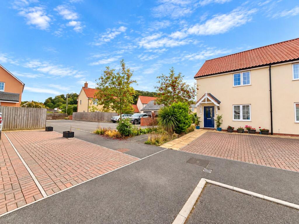3-bed semi-detached on Marsh Gardens, Dunster, Minehead, Somerset, TA24, £199,500