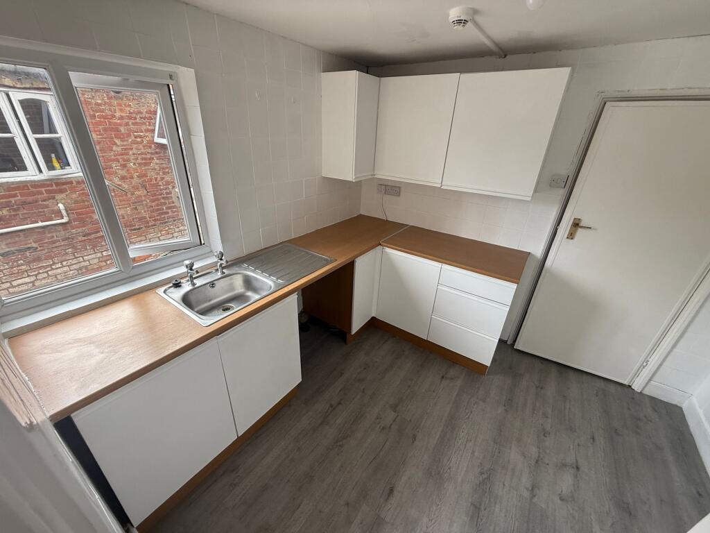 Main image of property: High Street, Gloucester, GL1