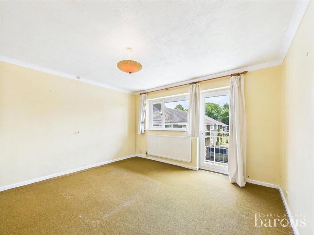 Bliss Close, Basingstoke, Hampshire, RG22 photo 4
