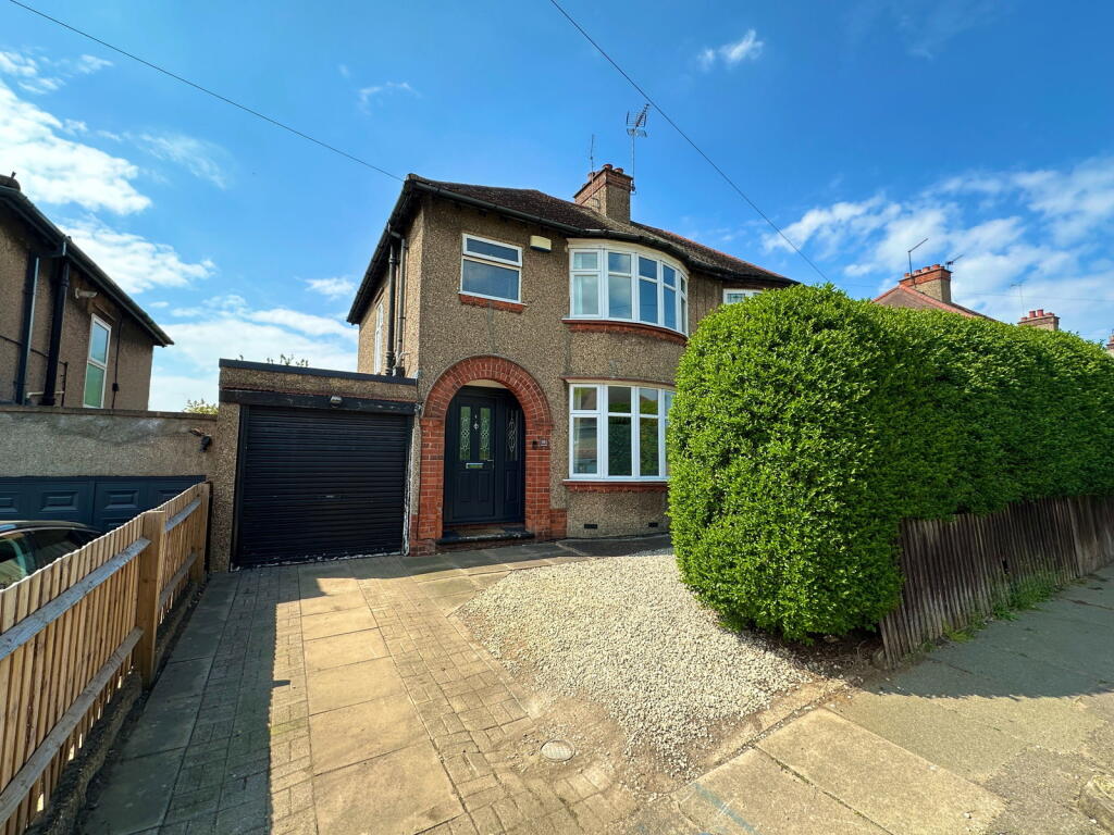 Main image of property: Bush Hill, The Headlands, NN3