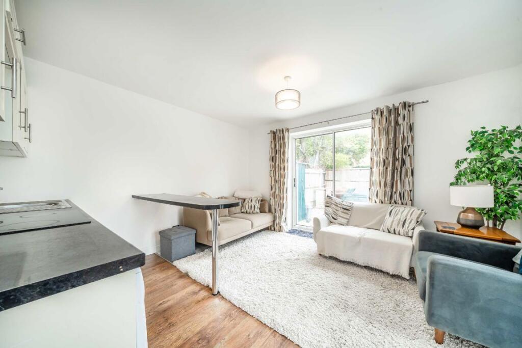 House in Twickenham - View 5