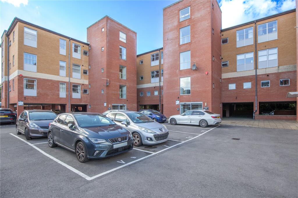 Apartment in Bristol - View 2