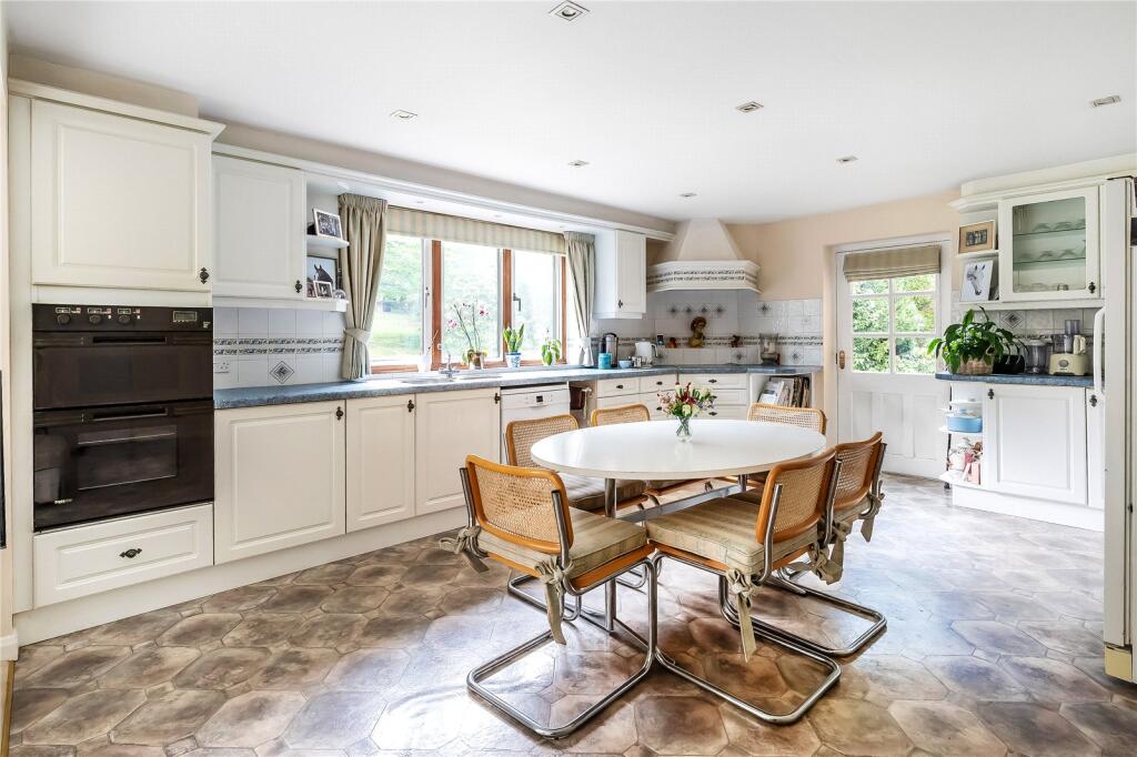 Mayes Green, Ockley, Dorking, Surrey, RH5 photo 4