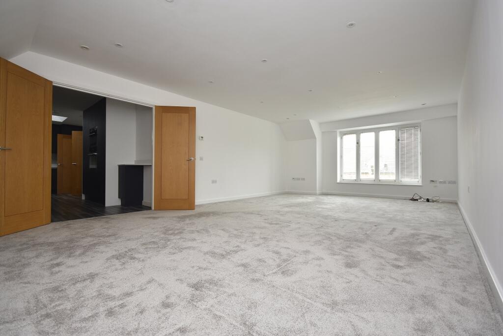 Canterbury Road, Westgate-on-sea - View 3