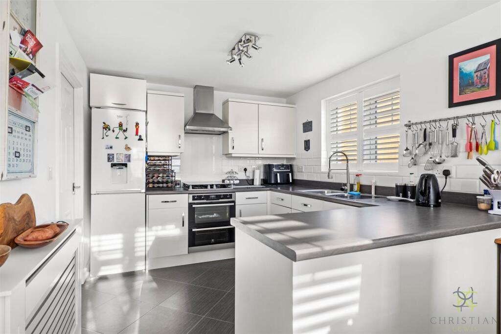 Pardoe Drive, Pershore photo 2