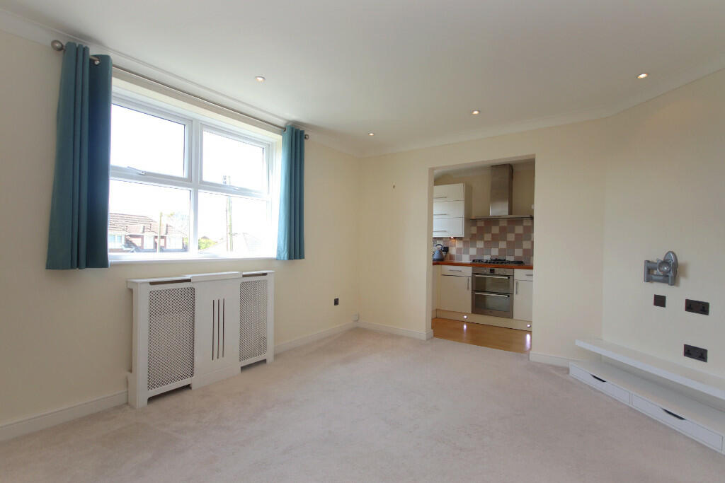 Apartment in Southampton - View 3