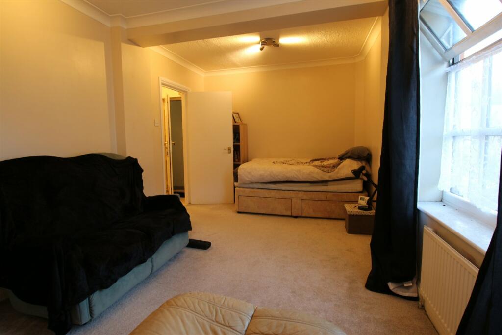 Flat 1, 157 Winner Street, Paignton, Devon, TQ3 3BP photo 3
