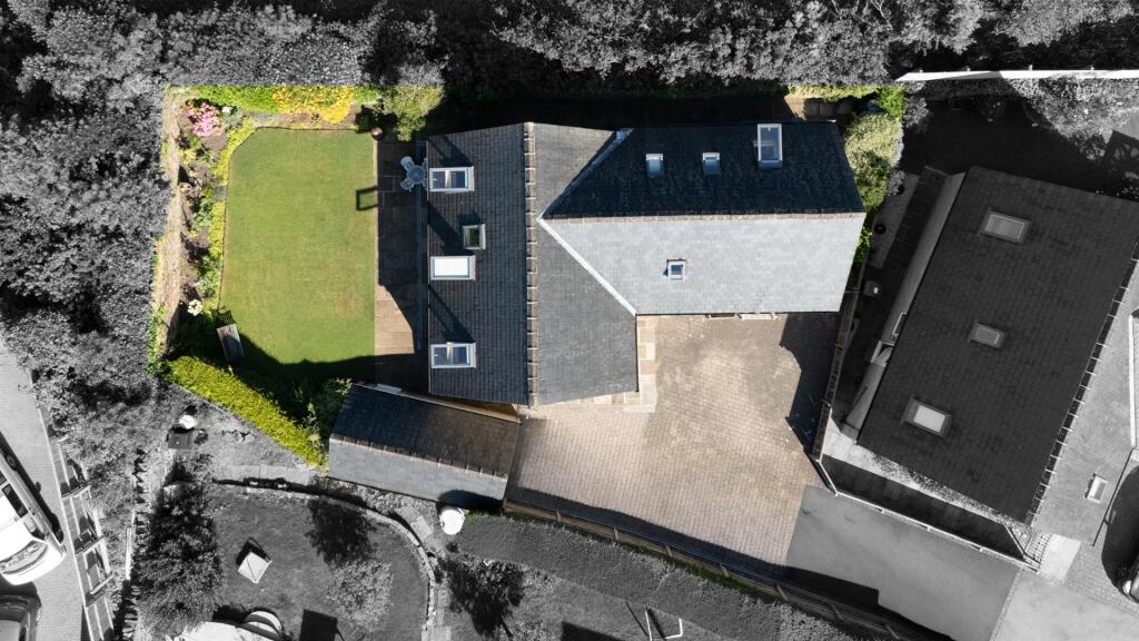 House in Bradford, Baildon - View 2