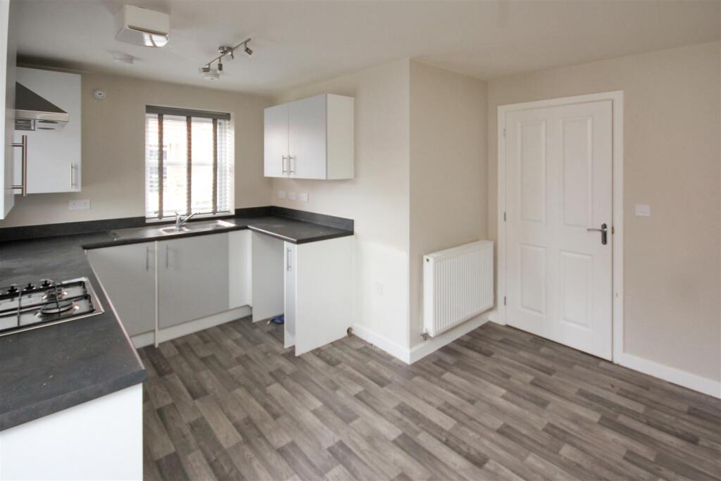 House in Northampton, Wellingborough - View 3