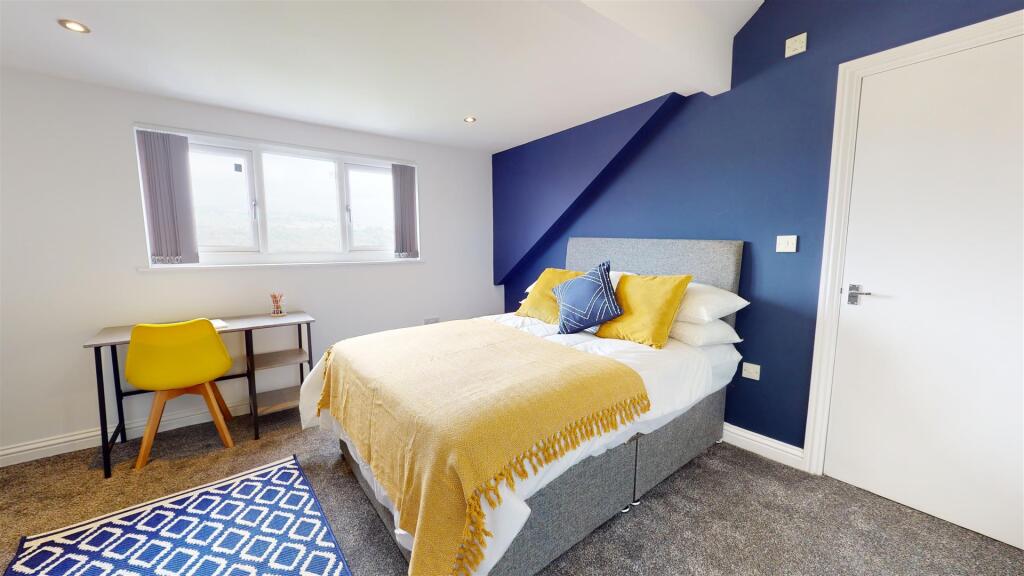 Main image of property: Kirkgate, Shipley