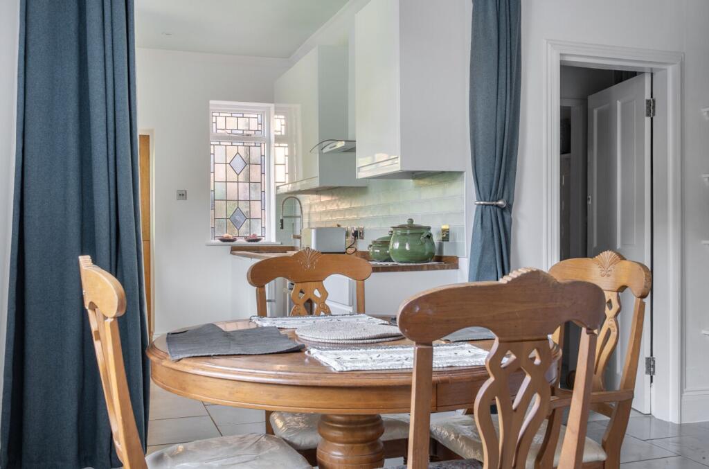 Apartment in Tonbridge - View 5