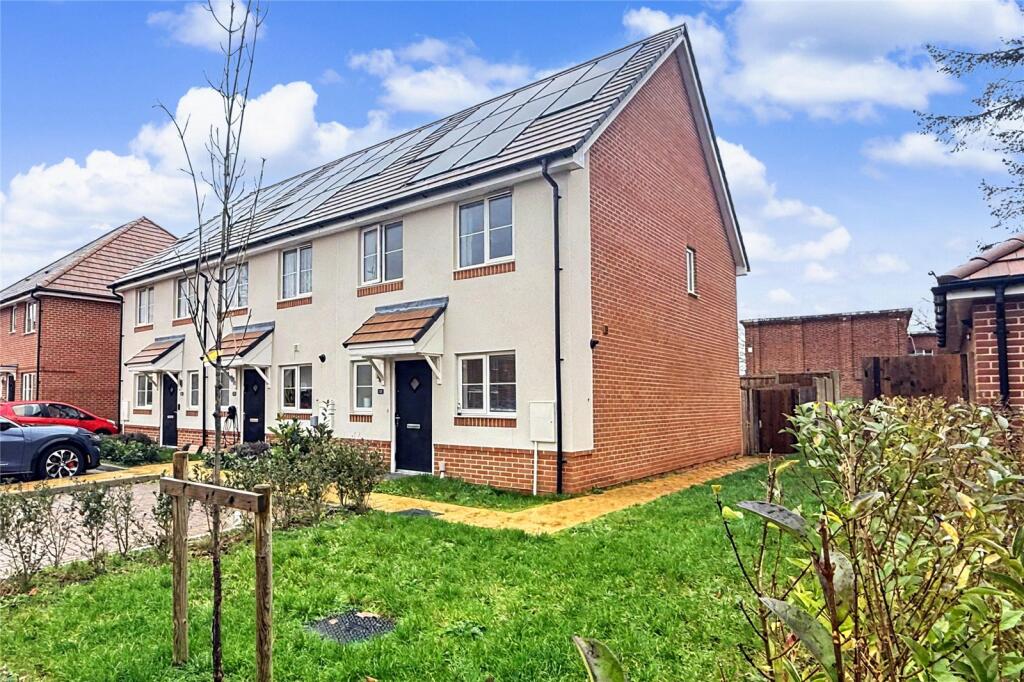 Main image of property: Sumner Chase, Binfield, Bracknell, Berkshire, RG42