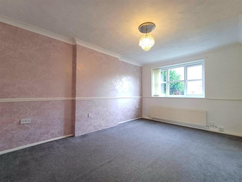 House in Doncaster - View 4