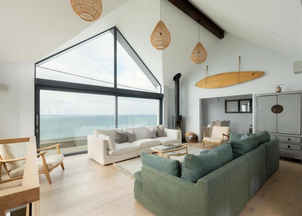 House in Porthleven - More