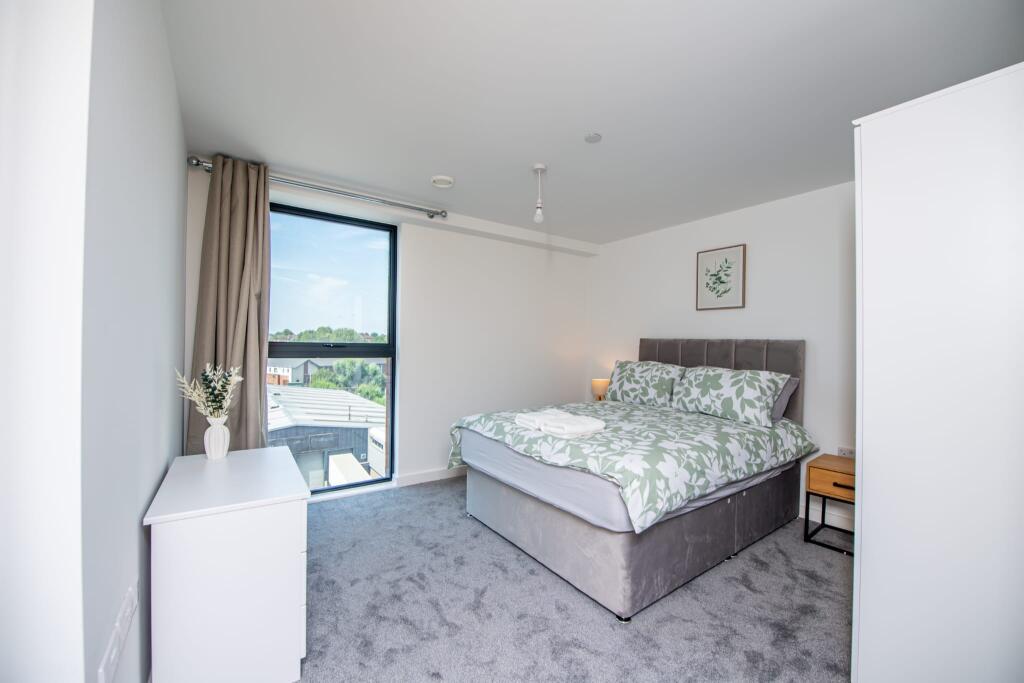 Apartment in Salford, Pendleton - More