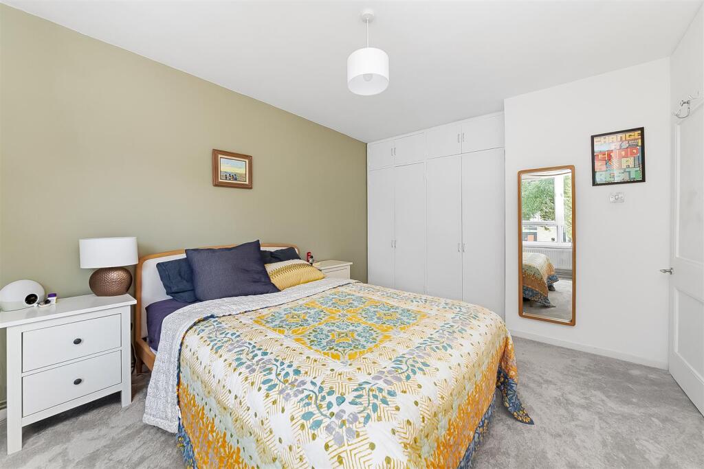 Apartment in London - View 3