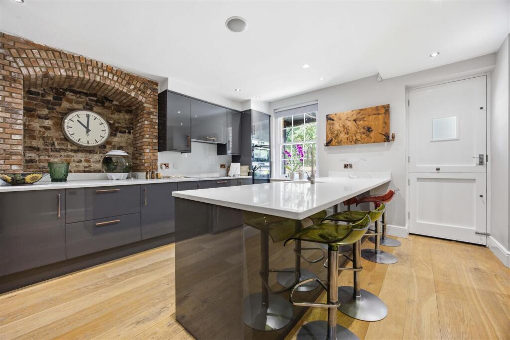 House in Southall - View 5