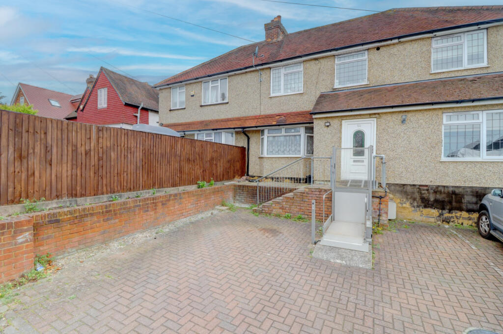 Main image of property: Hatters Lane, High Wycombe, Buckinghamshire, HP13
