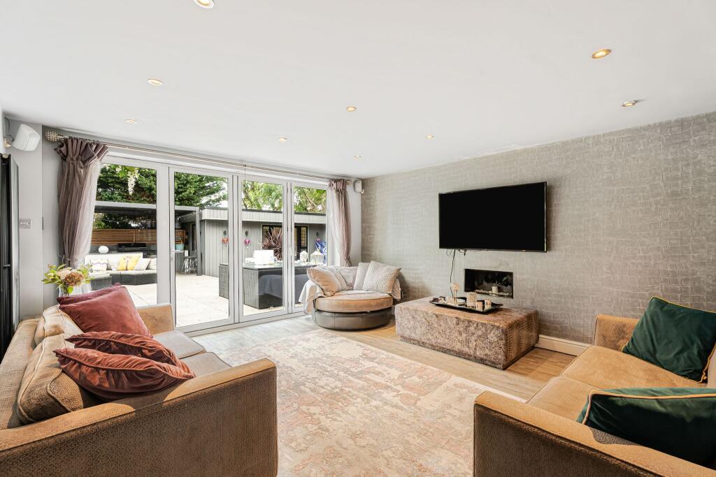 House in Enfield - View 3