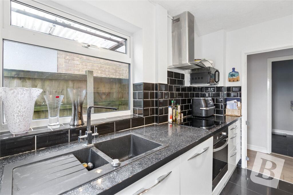 House in Romford - More