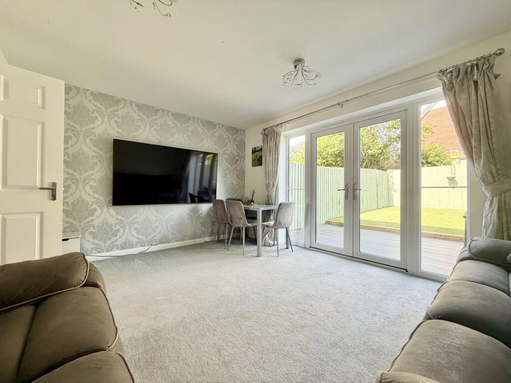 House in Gloucester - View 2