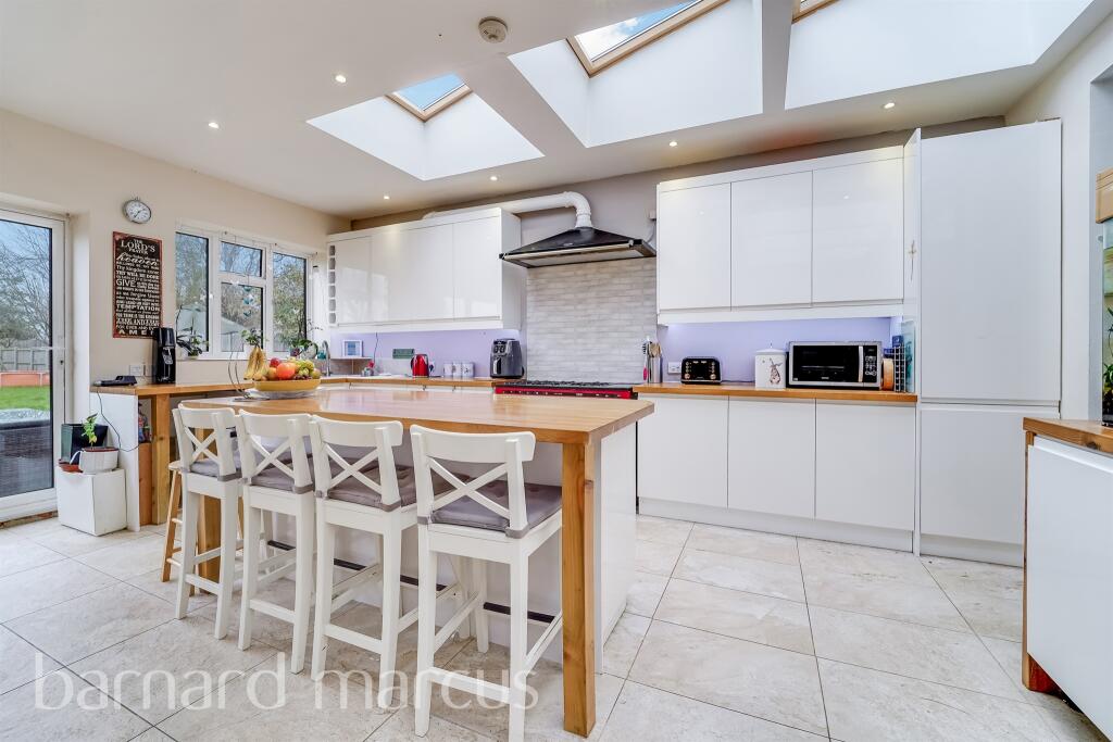 Ebbisham Road, Worcester Park photo 2