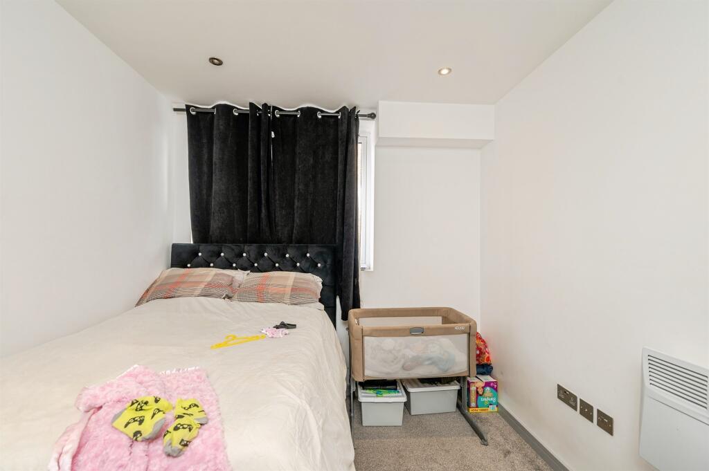 Prospect Hill, Redditch – další