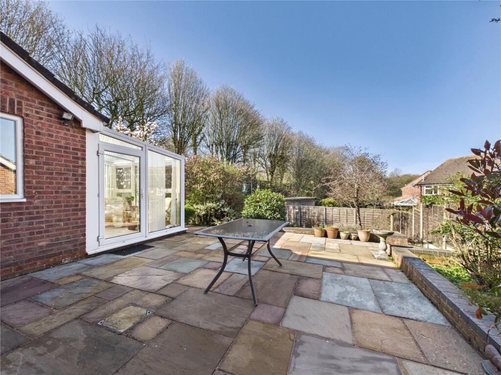 Barns Croft Way, Droitwich Spa, Worcestershire, WR9 photo 4