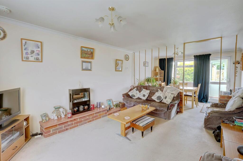 Ashtree Walk, Hazlemere, High Wycombe, Buckinghamshire, HP15 photo 3