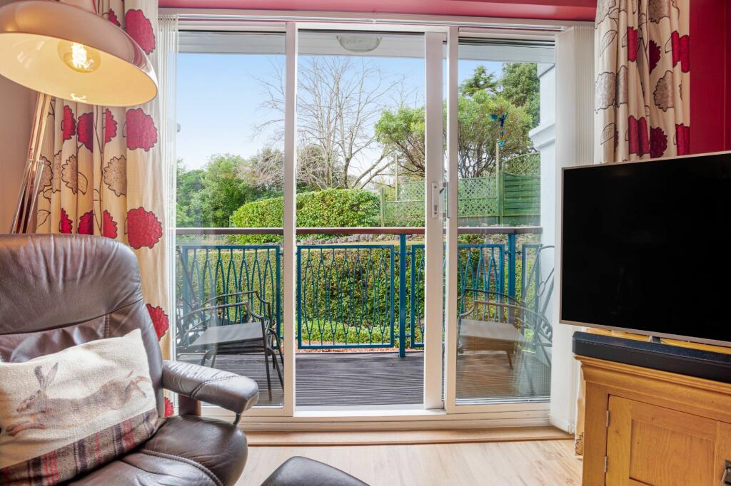 Apartment in Torquay, Torbay - View 5
