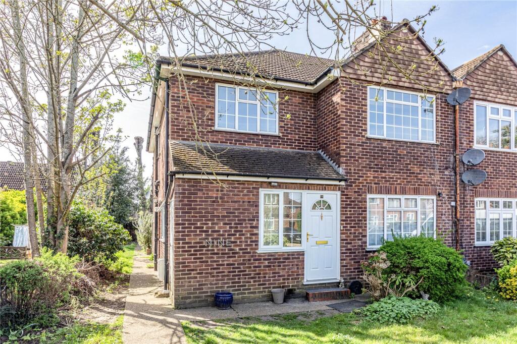 Main image of property: Royston Avenue, Byfleet, West Byfleet, Surrey, KT14