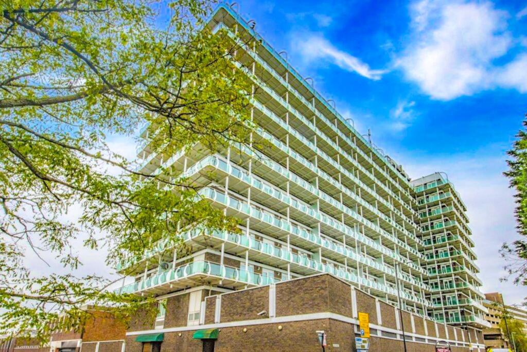 Main image of property: Wellington Street, Northampton, Northamptonshire, NN1