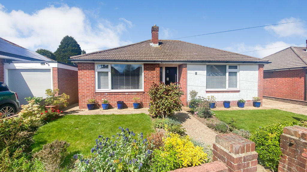 Main image of property: Oaktree Gardens, Hedge End, SO30