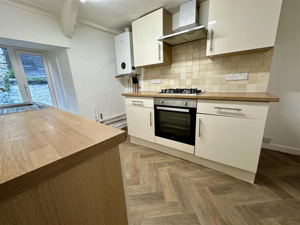 Apartment in Torquay - View 2