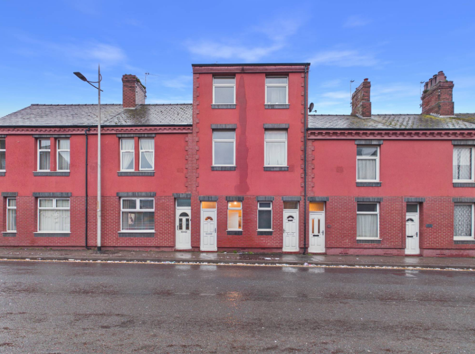 Main image of property: 325a Rawlinson Street, Barrow-in-furness, LA14 1BS