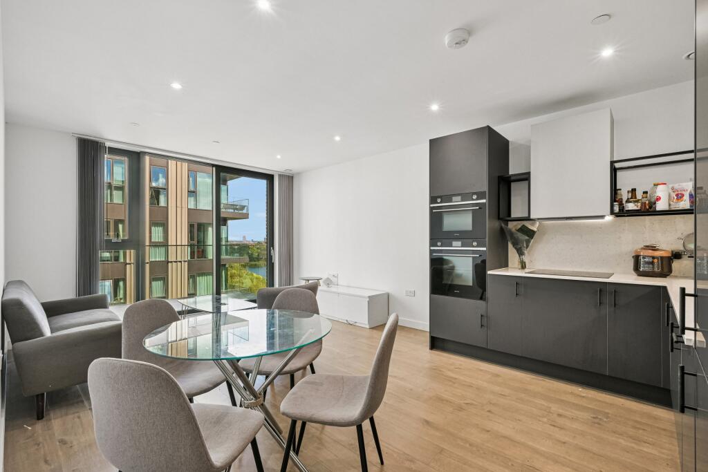 Apartment in London - View 3