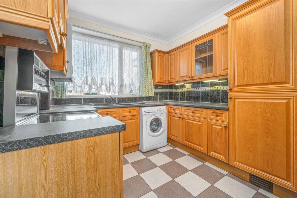 House in Solihull, Kineton Green - View 3