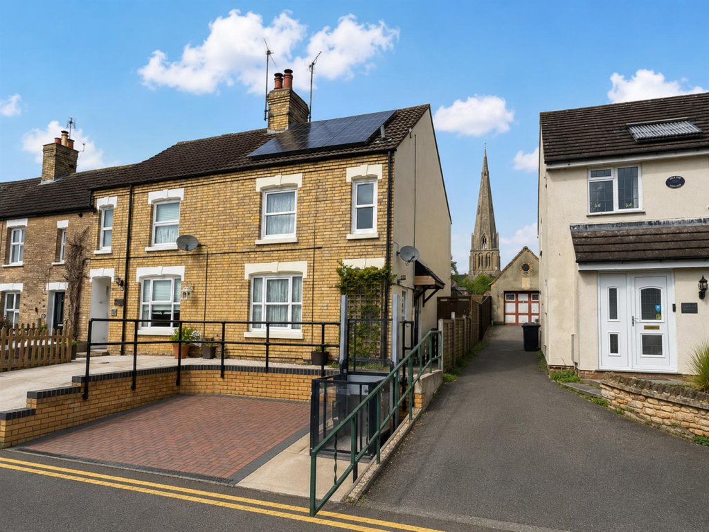 Main image of property: Manor Street, Raunds, Wellingborough