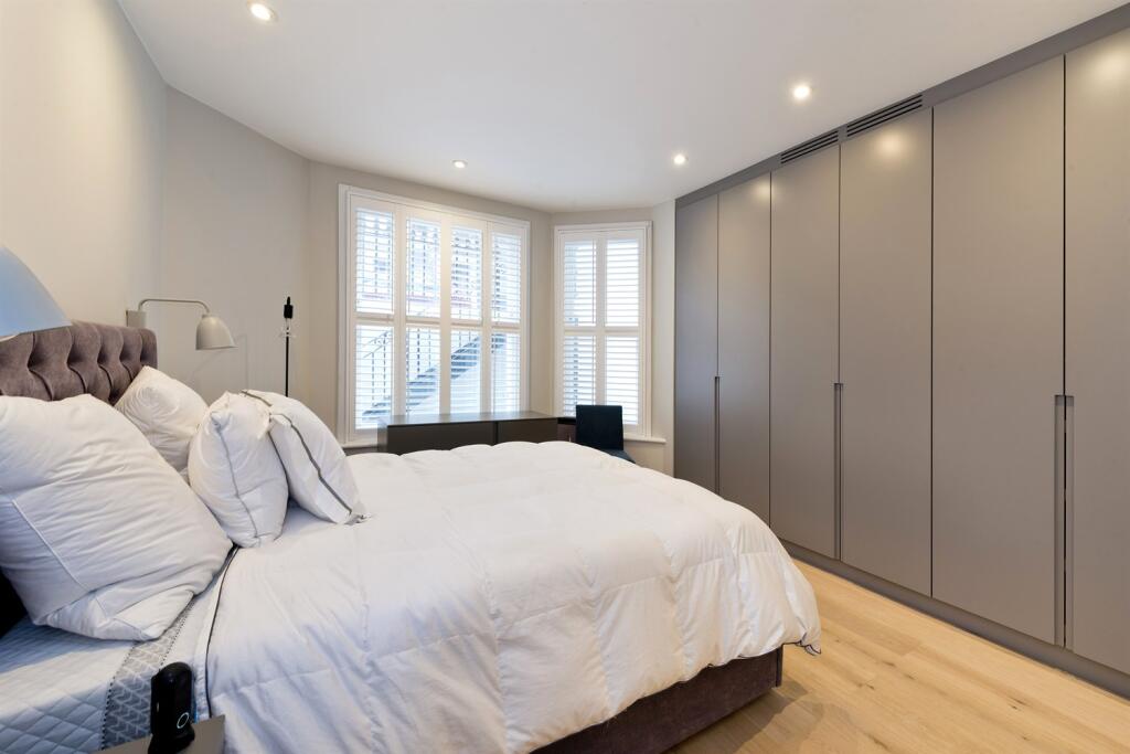 Apartment in London - View 3