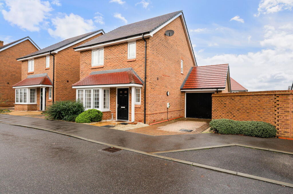 3-bed other on Goodwood Road,Edenbridge,Kent,TN8 6DY, £500,000