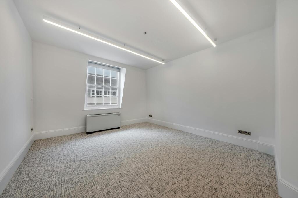 4th floor rear
