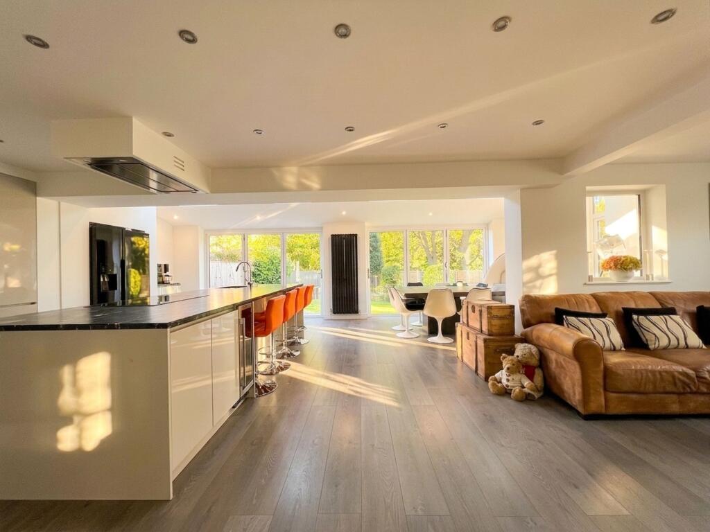 The Muirlands, Huddersfield, HD2 photo 2