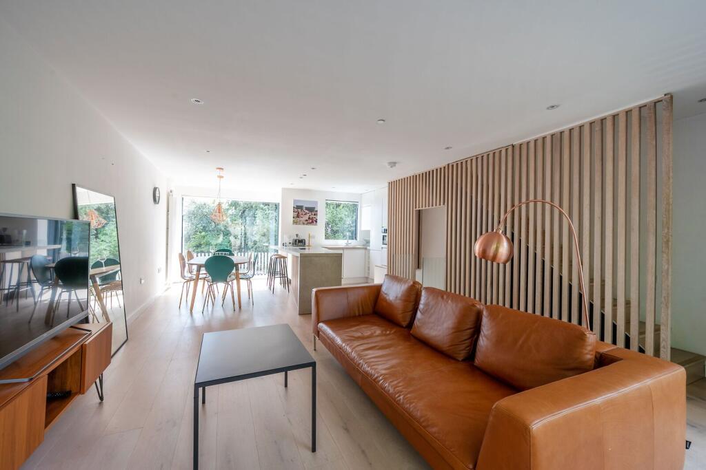 Savona Close, Wimbledon Village, London, SW19 - View 5