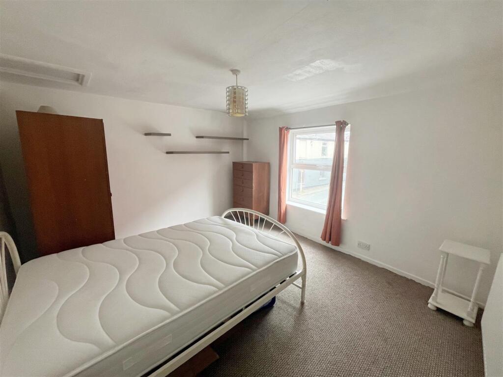 Apartment in Stockport - More