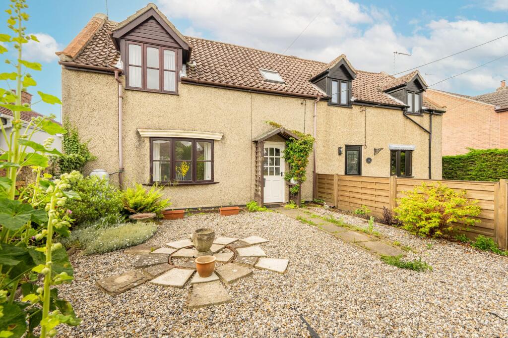 2-bed semi-detached on Somerleyton Road, Lowestoft, £215,000