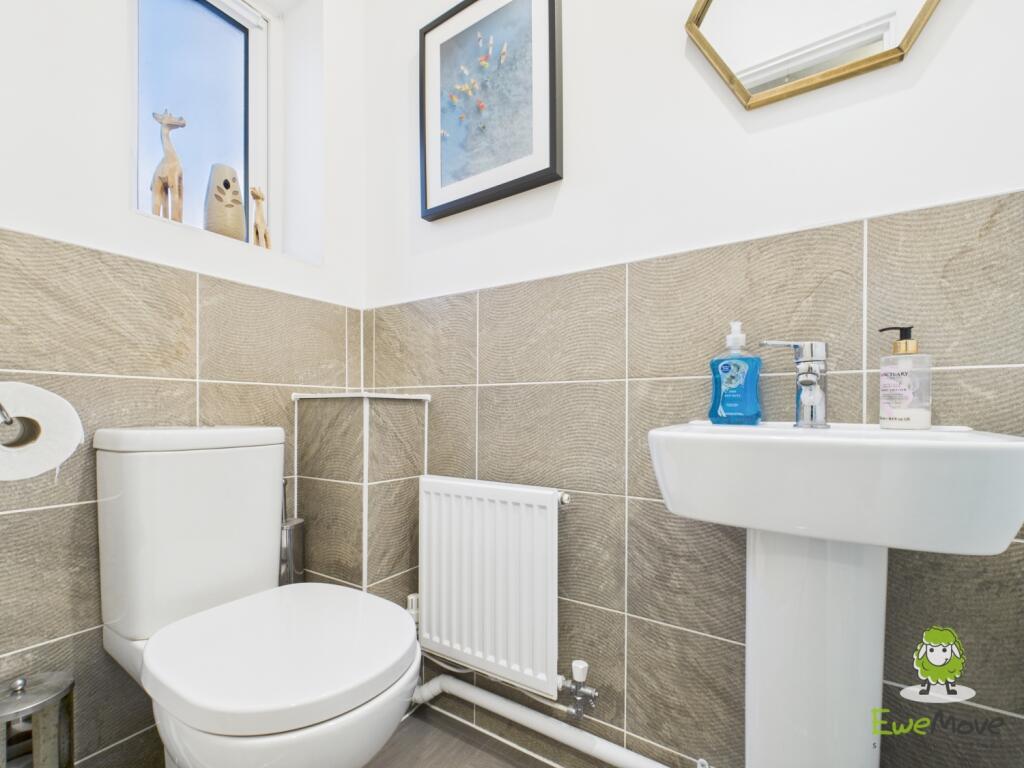 Bloxham Close, Basingstoke, RG24 photo 3